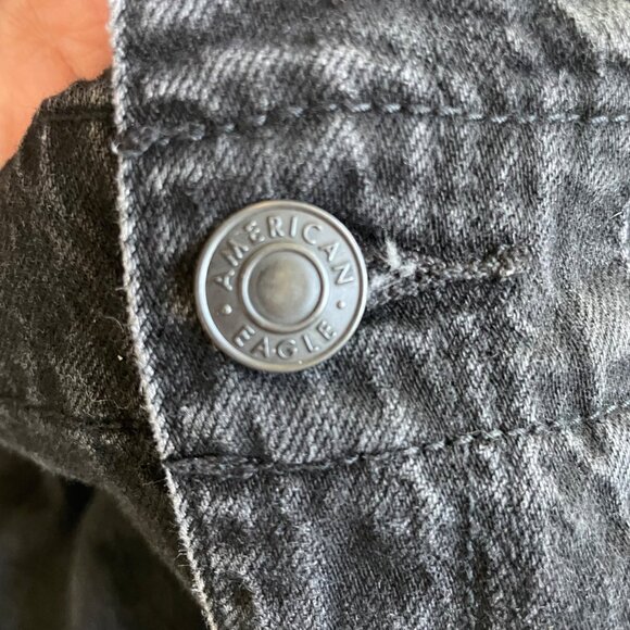 AMERICAN EAGLE Paper Bag Belted Waist Black Wash Mom Shorts Women's Size 4 - Picture 3 of 7